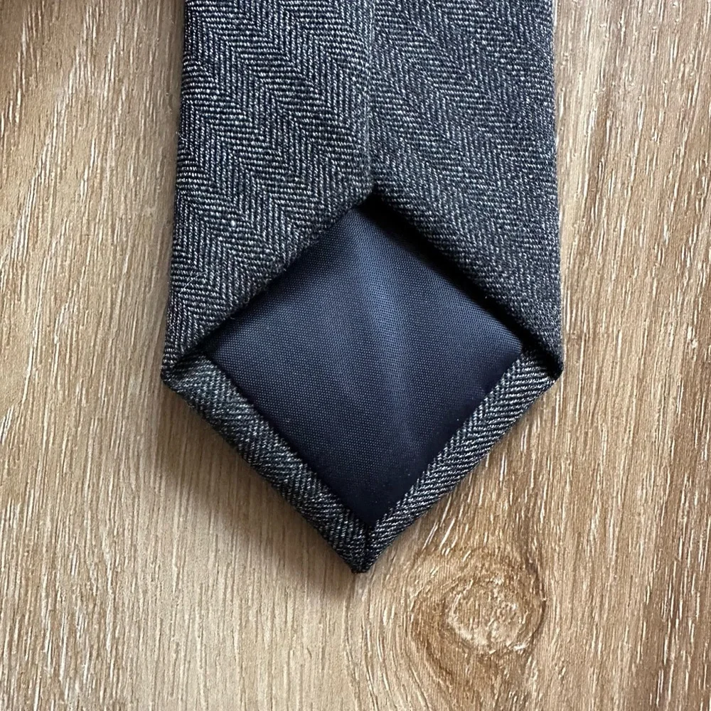 Tie Bar Skinny 100% WOOL Gray Herringbone Tie